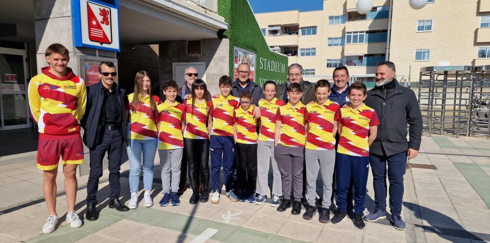 Visita del consejero al Stadium Venecia de Zaragoza. El triatlón se incorpora a las aulas de tecnificación