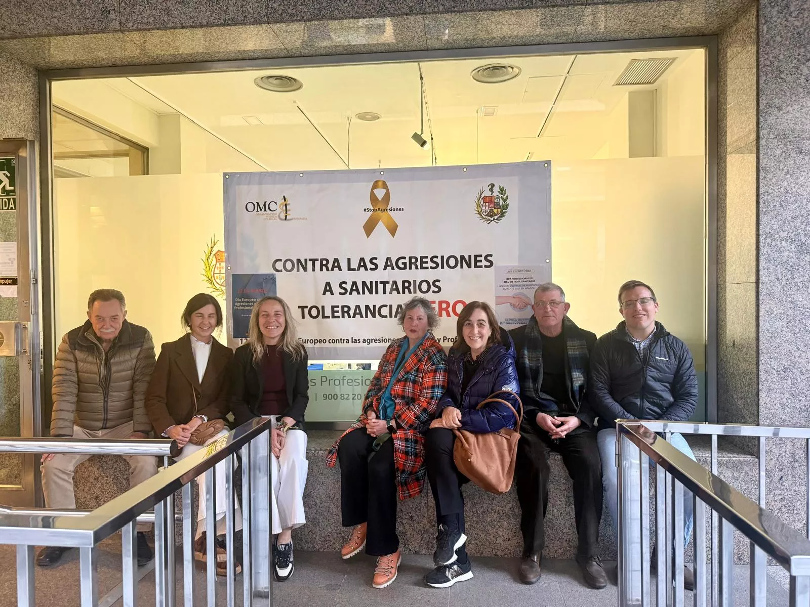 Junta Directiva del Colegio Oficial de Médicos de Huesca con motivo del Dia Europeo de las Agresiones a Sanitarios. Foto Colegio Oficial de Médicos de Huesca