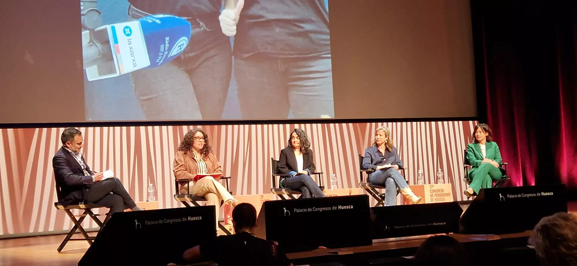 Quico Chirino, Laura Alcalde, Alba Fité, Eva Defior y Aida Acitores han hablado de periodismo local. Foto Myriam Martínez