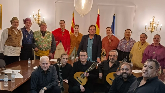 Toño Julve, acompañado por un amplio elenco en este proyecto.