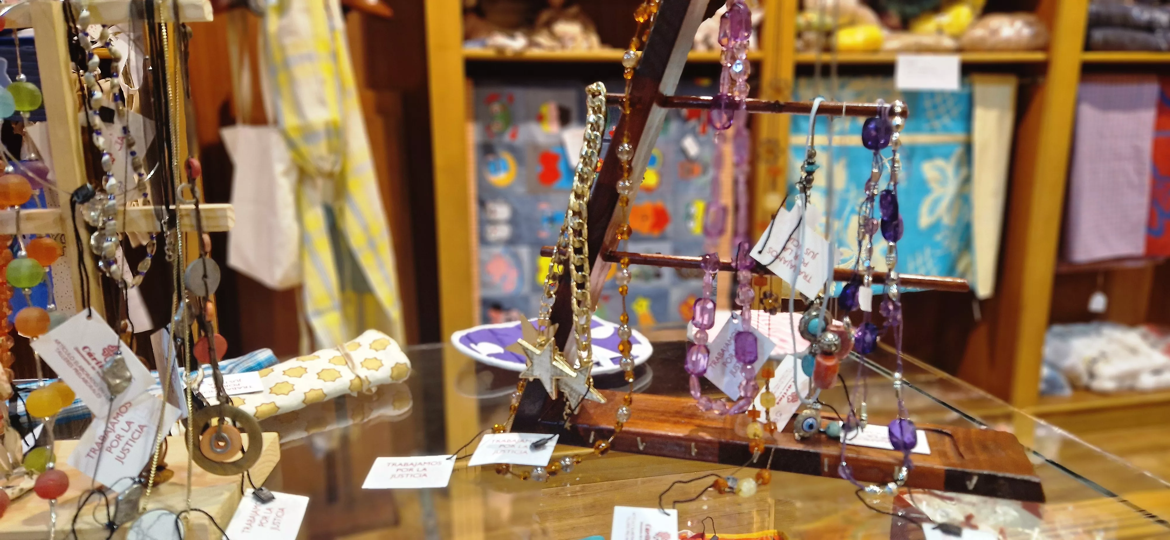 Rastrillo de Cáritas Huesca. Foto Myriam Martínez