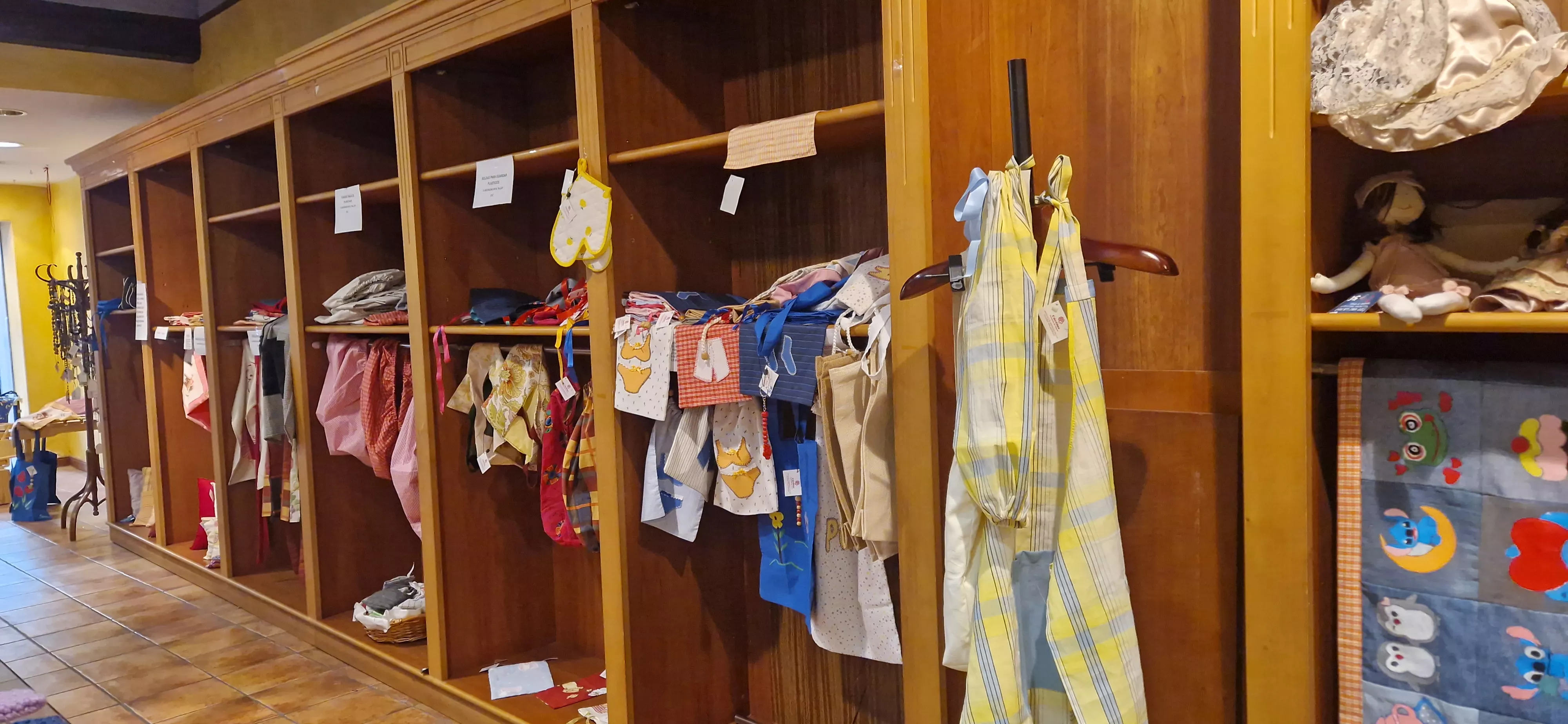 Rastrillo de Cáritas Huesca. Foto Myriam Martínez