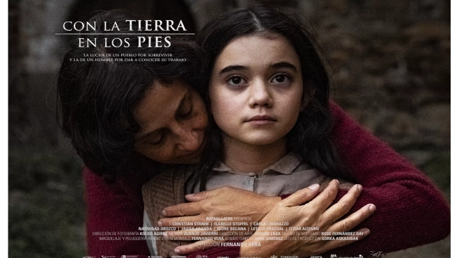 Cartel de la película "Con la tierra en los pies".