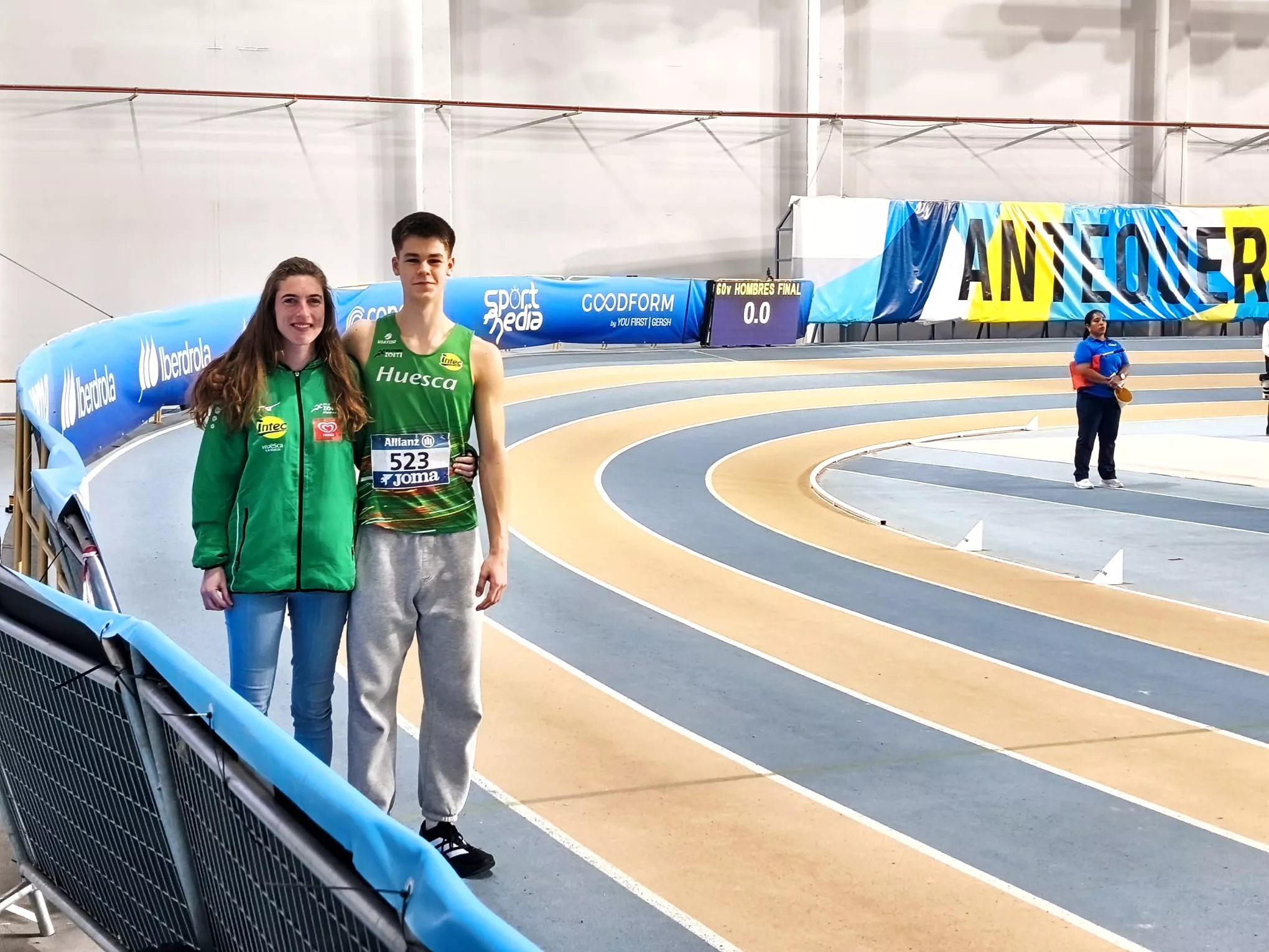 Rodrigo Gracia con su entrenadora, Eila Izquierdo, en Antequera.