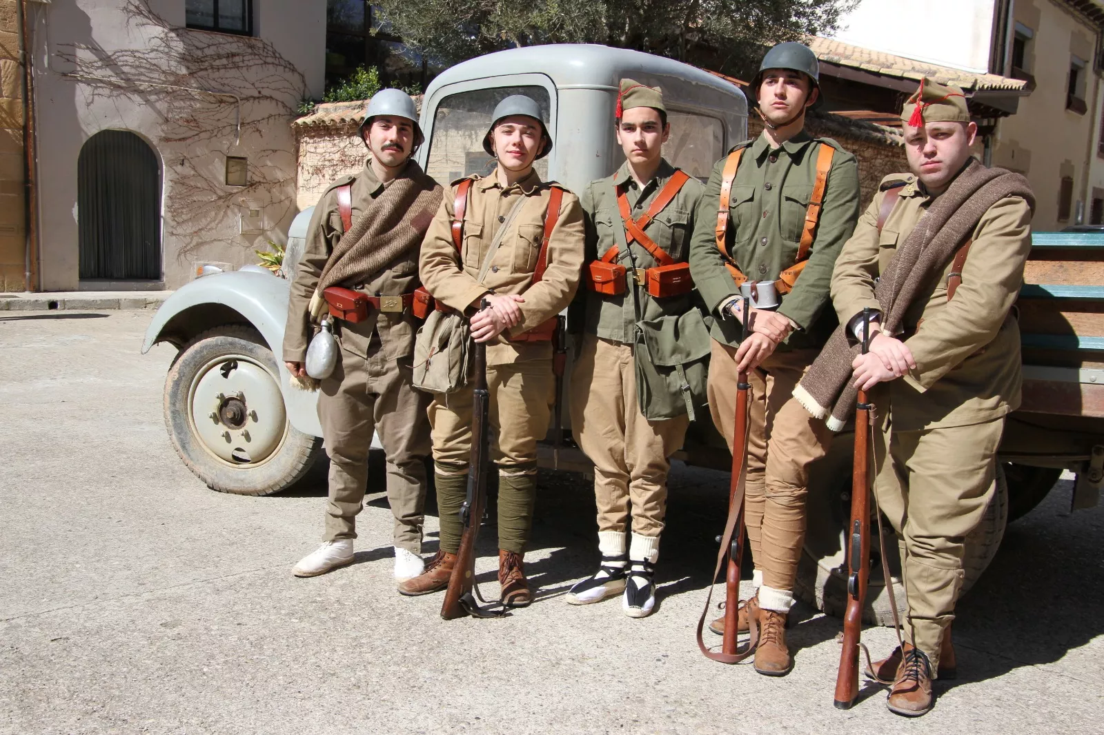 Recreación en Siétamo de la guerra de 1936. Foto Carlos Neofato