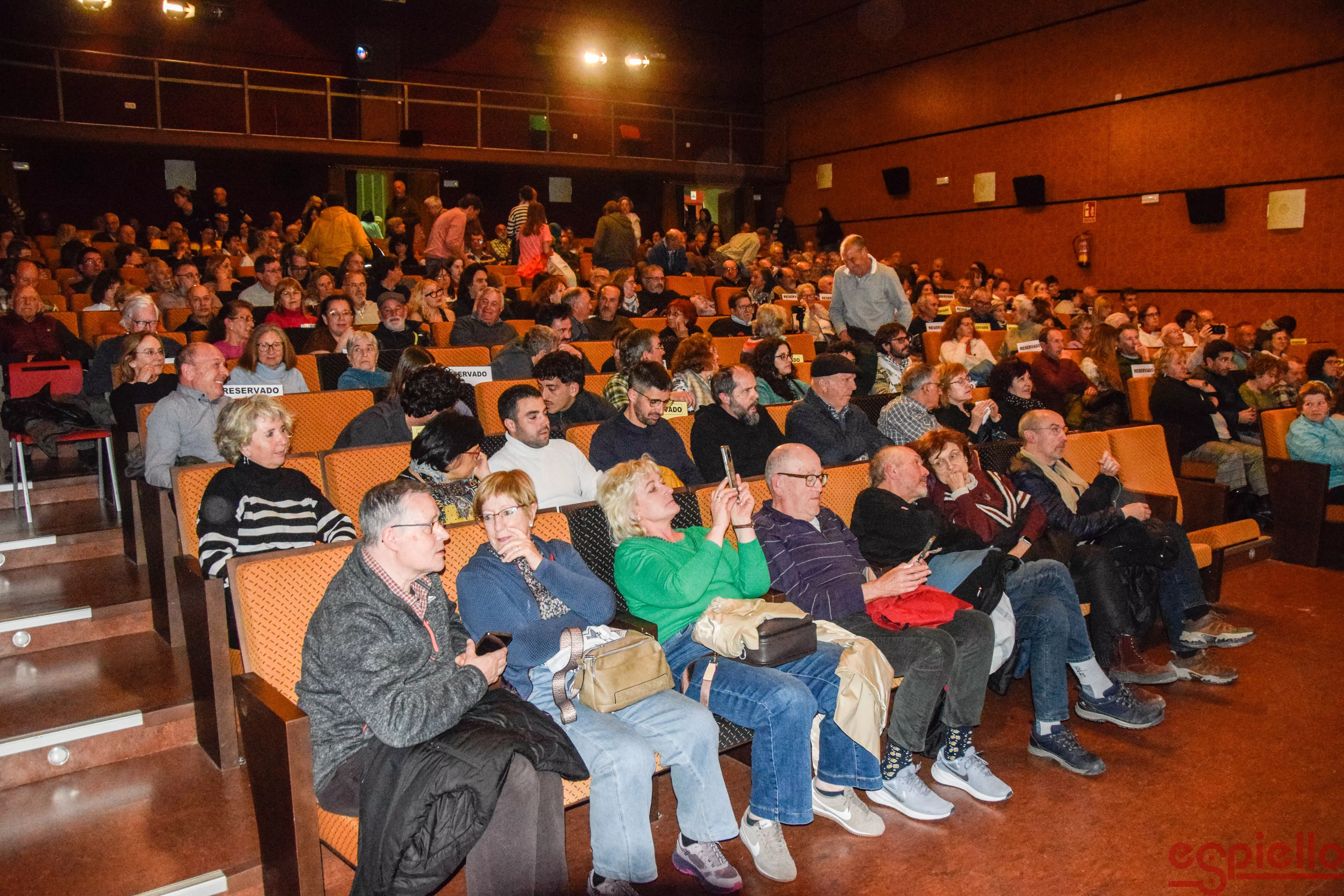 Estreno de la película "Con la tierra en los pies". Foto Espiello