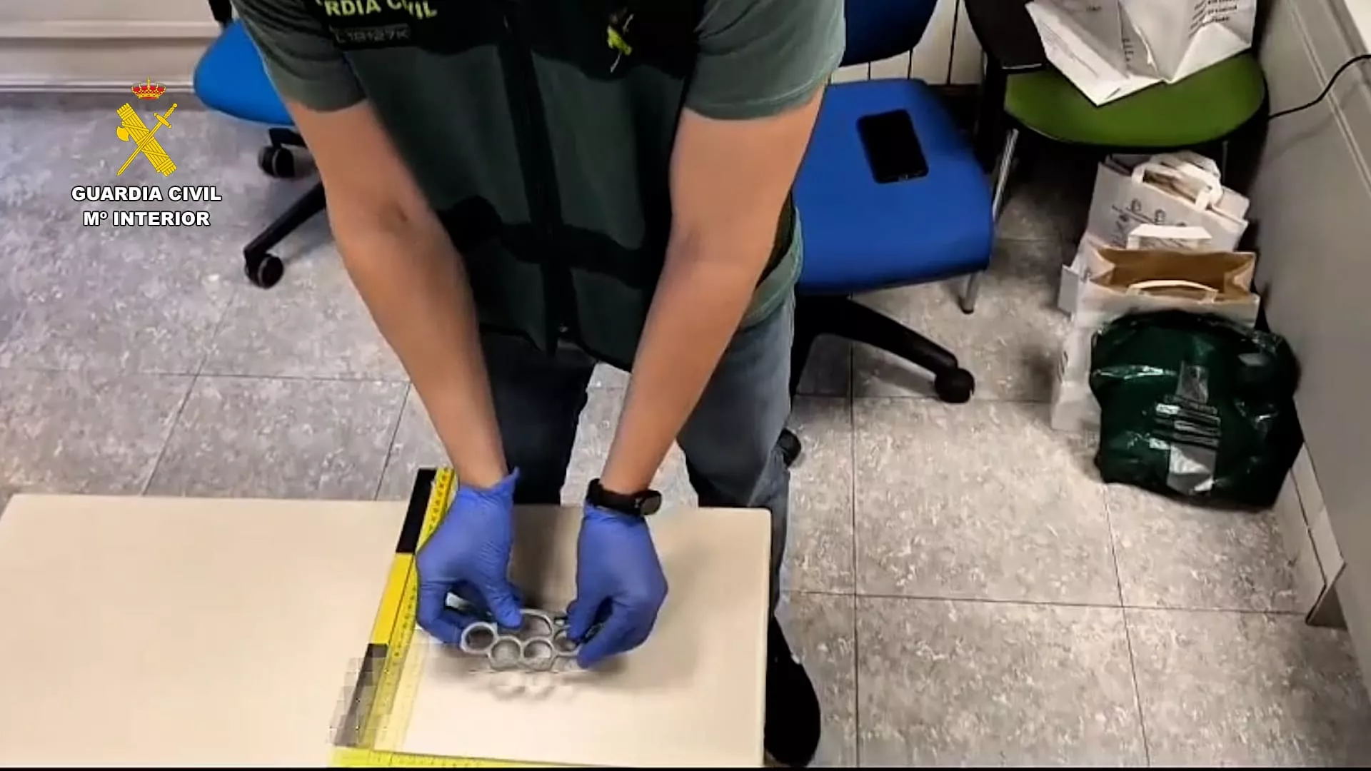 Material incautado a un grupo que secuestró a un joven en Ejea.