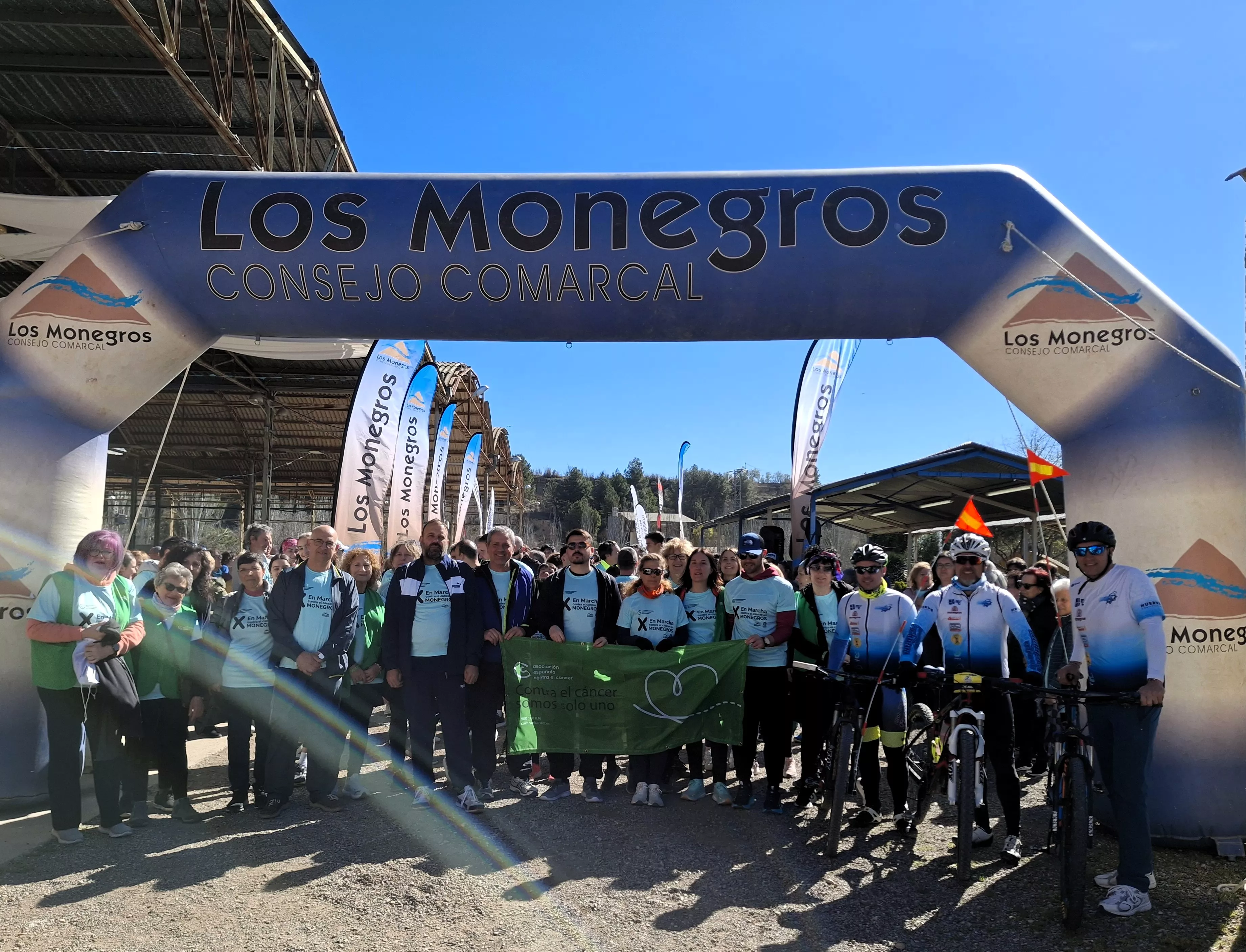 Salida de la carrera Monegros contra el cáncer.