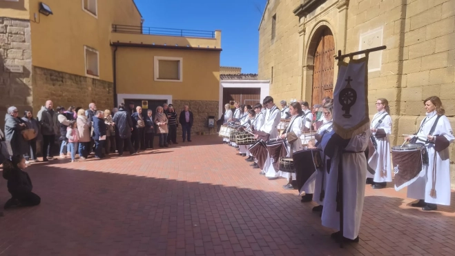 Tamborrada de Semana Santa en Biscarrués.