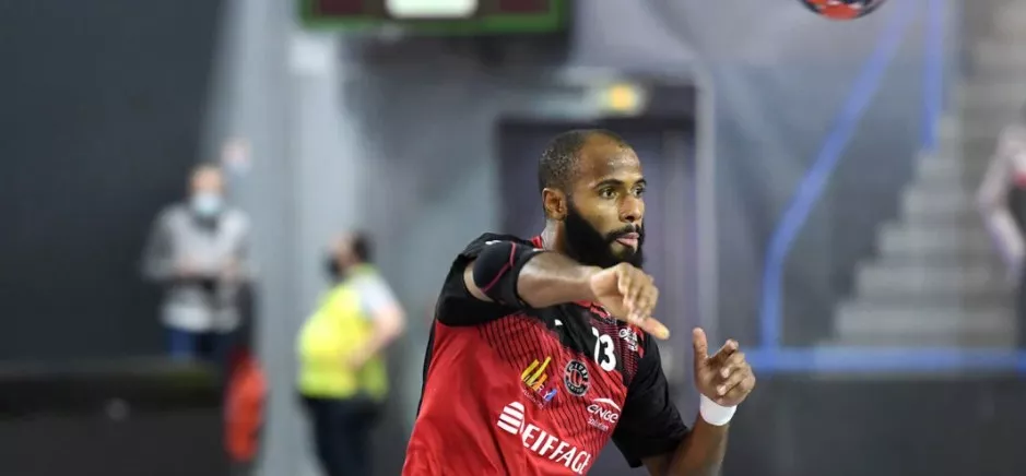 Wilson Davyes, jugador lisboeta para el Bada Huesca