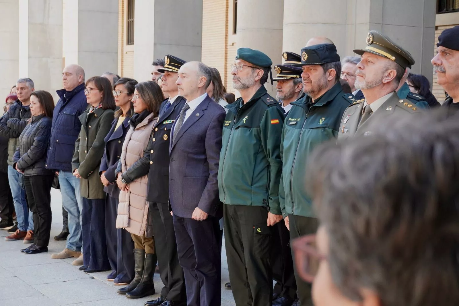Minuto de silencio en la Delegación del Gobierno en Zaragoza.