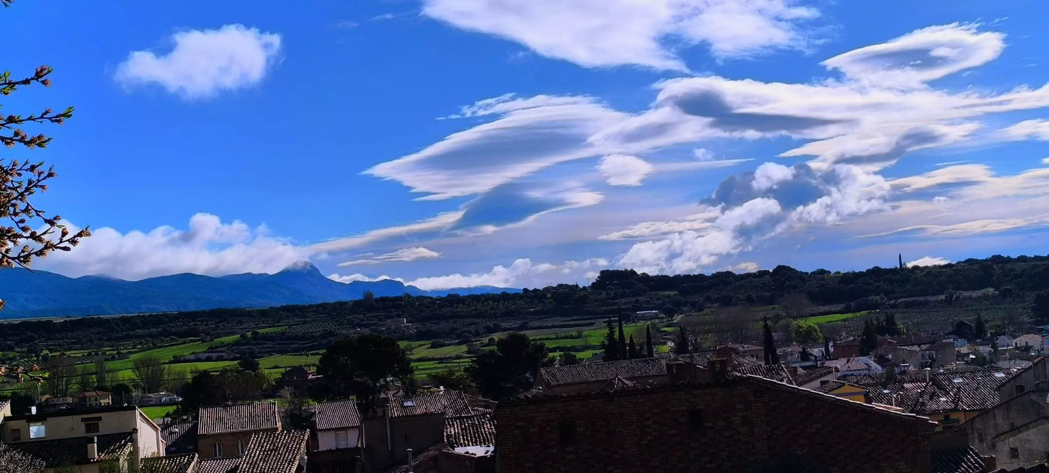 Excursión de Unizar desde Ayerbe a Erés, Biscarrués y Mallos de Riglos. Foto Joaquín Santafé