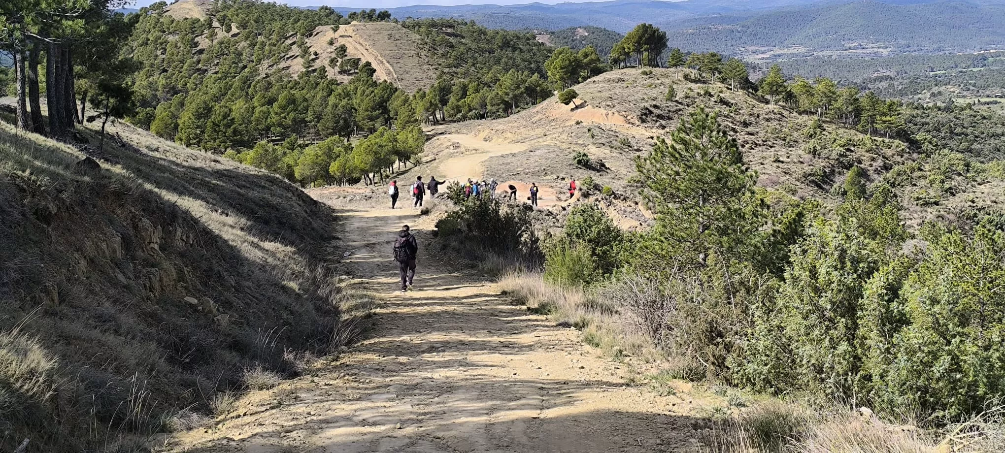Excursión de Unizar desde Ayerbe a Erés, Biscarrués y Mallos de Riglos. Foto Joaquín Santafé