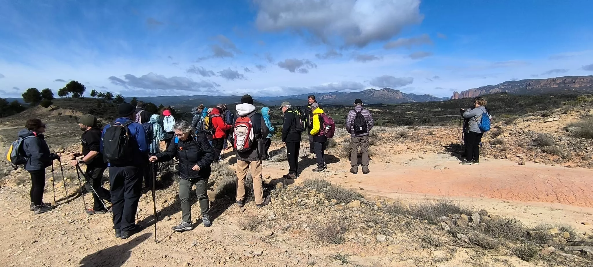 Excursión de Unizar desde Ayerbe a Erés, Biscarrués y Mallos de Riglos. Foto Joaquín Santafé