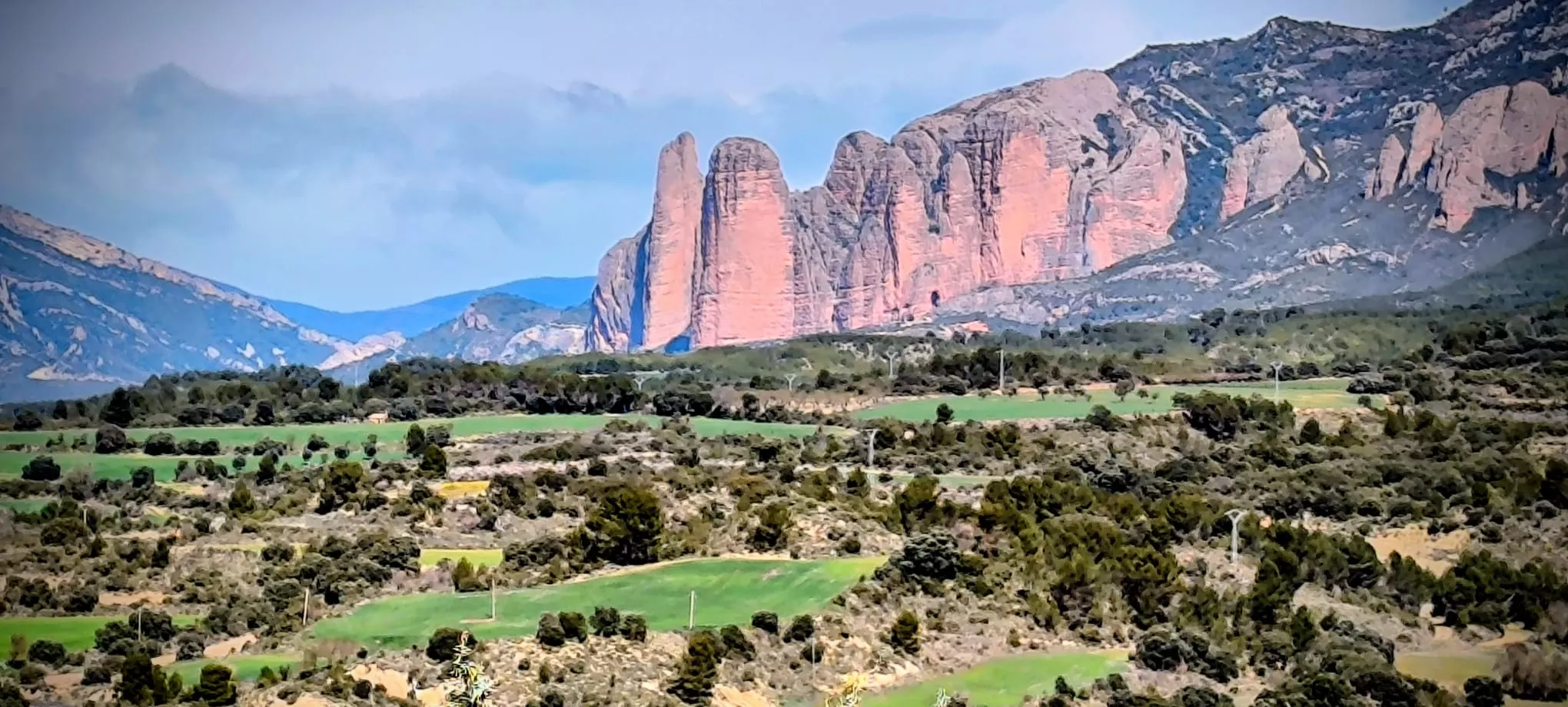 Excursión de Unizar desde Ayerbe a Erés, Biscarrués y Mallos de Riglos. Foto Joaquín Santafé