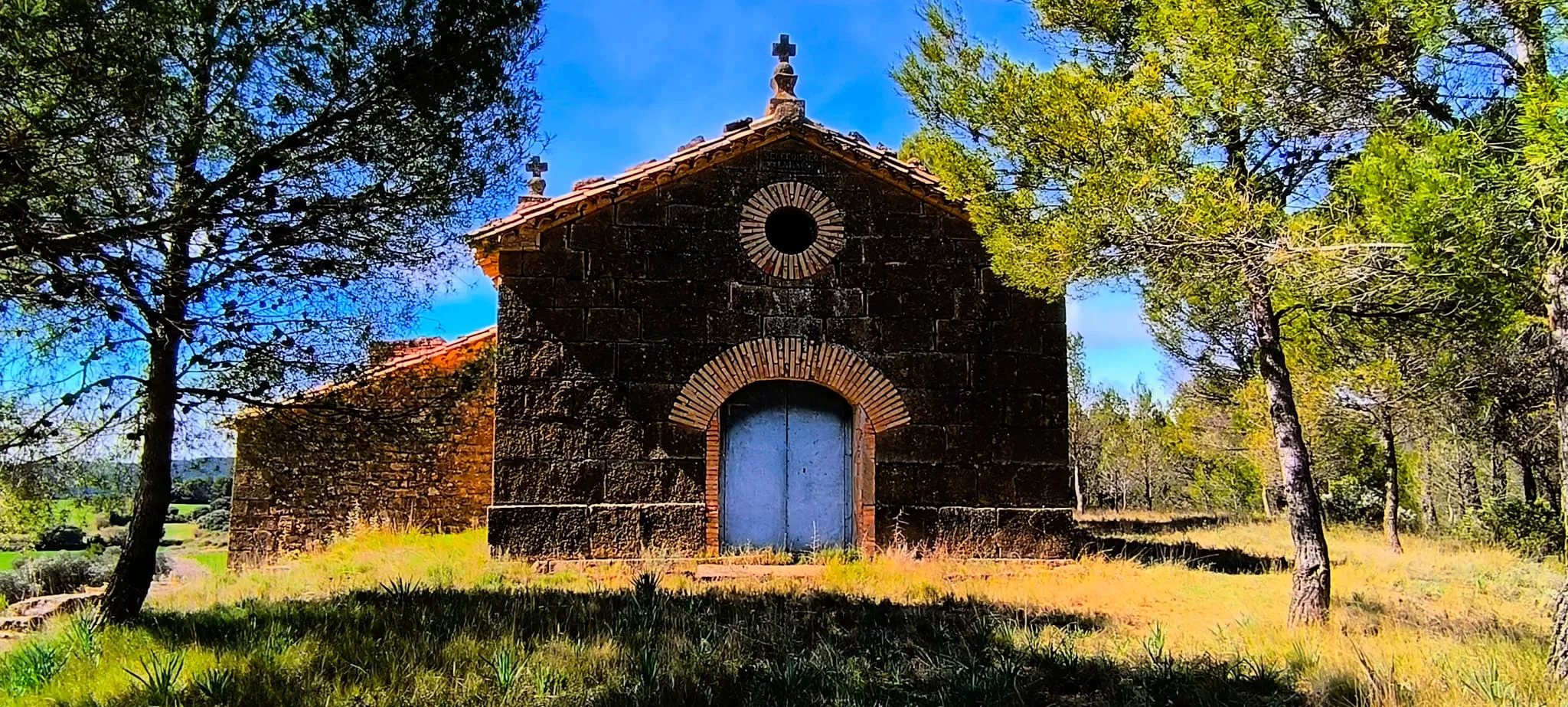 Excursión de Unizar desde Ayerbe a Erés, Biscarrués y Mallos de Riglos. Foto Joaquín Santafé