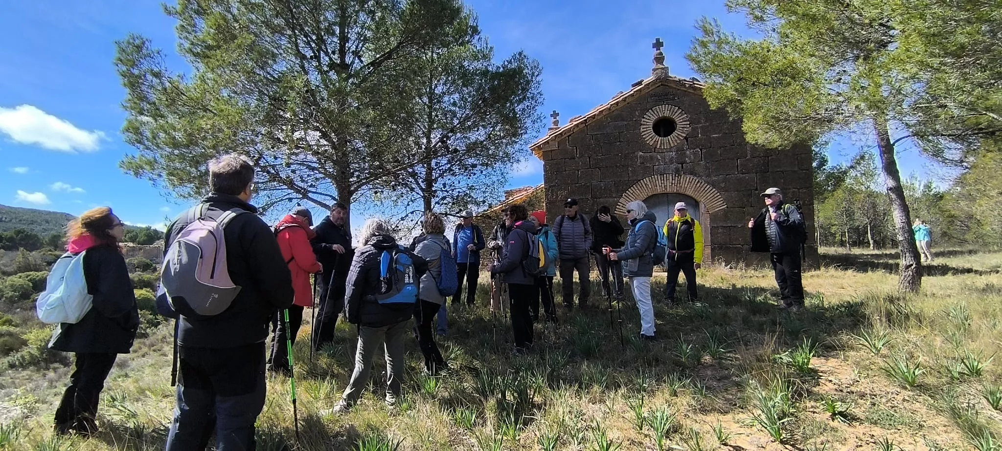 Excursión de Unizar desde Ayerbe a Erés, Biscarrués y Mallos de Riglos. Foto Joaquín Santafé