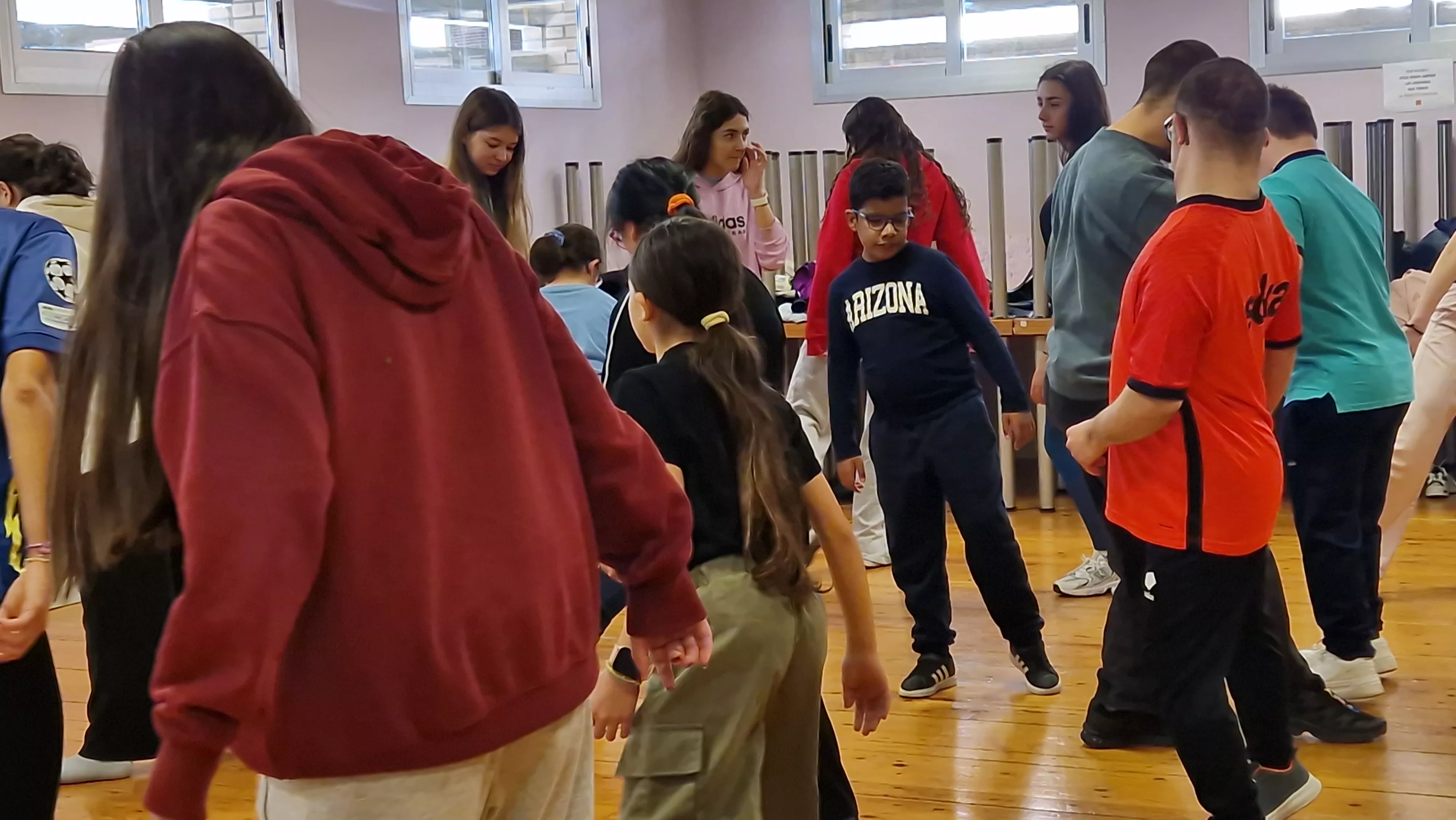 Ensayo del espectáculo de danza inclusiva de la Asociación Down para el Cosmos festival. Foto Myriam Martínez