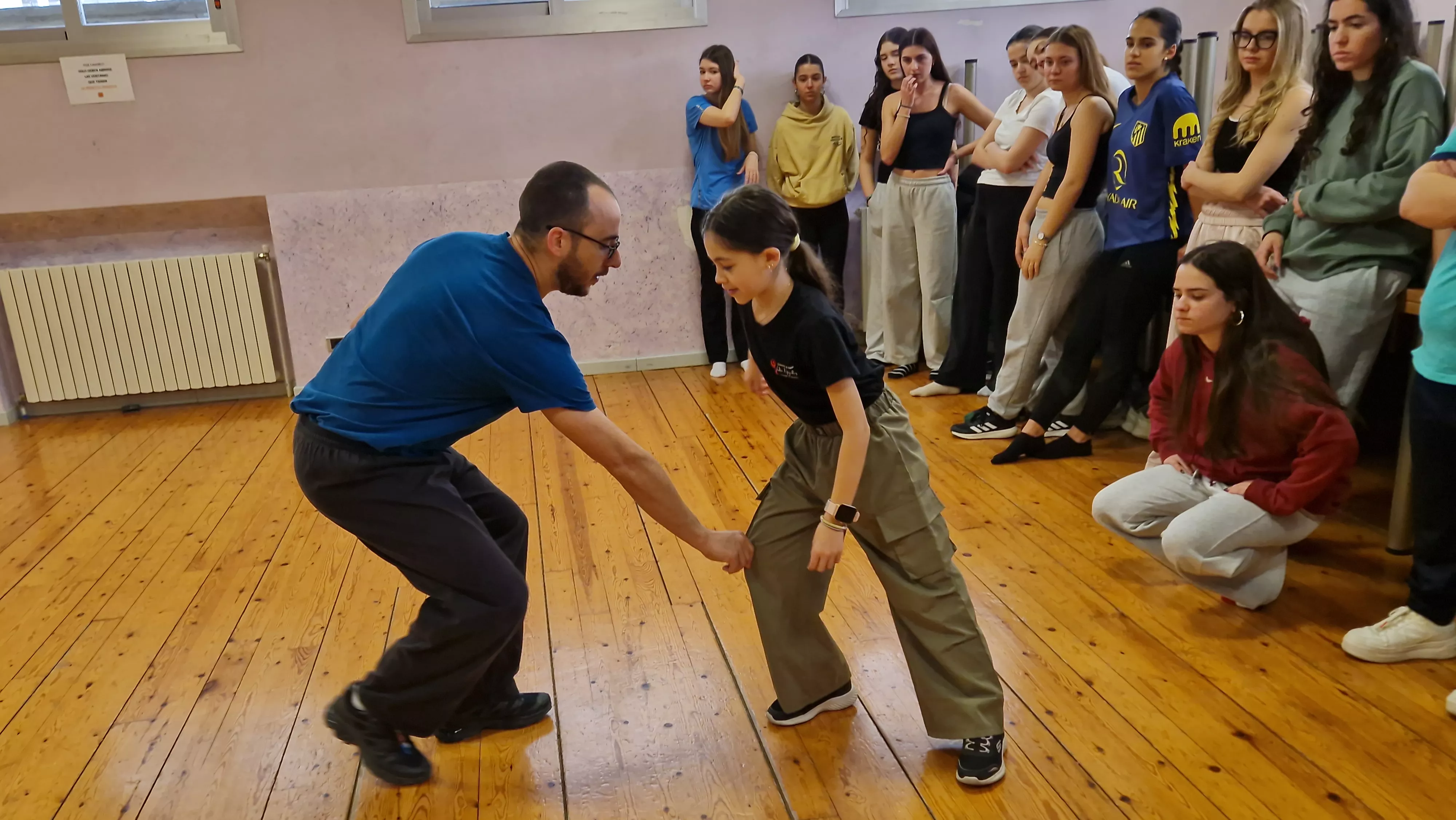 Ensayo del espectáculo de danza inclusiva de la Asociación Down para el Cosmos festival. Foto Myriam Martínez