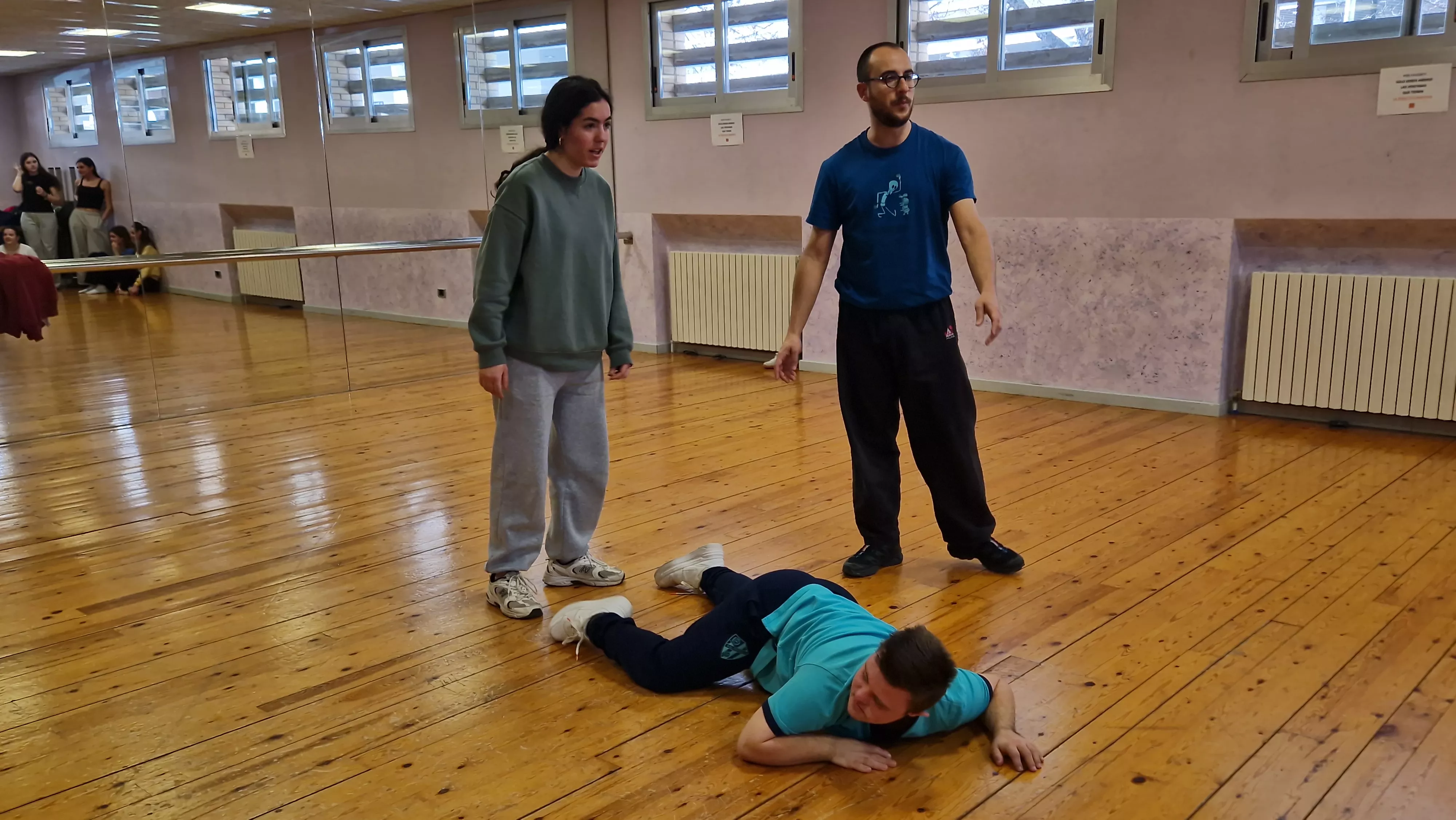 Ensayo del espectáculo de danza inclusiva de la Asociación Down para el Cosmos festival. Foto Myriam Martínez