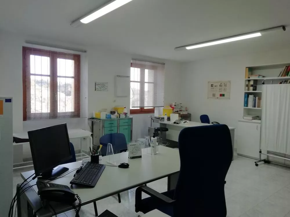 Consultorio médico de Biscarrués, donde estará ubicado el botiquín farmaceútico.