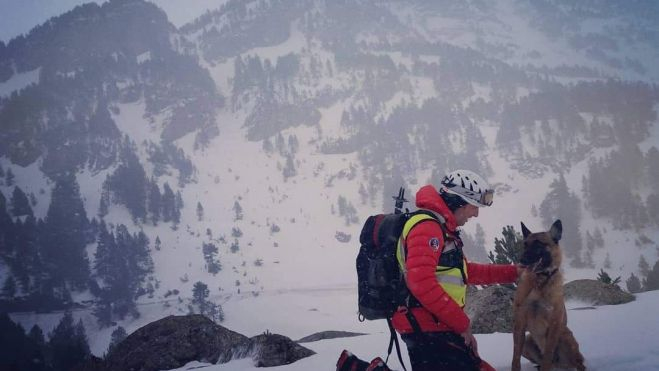 Iván, con uno de sus canes Iván, con uno de sus canes