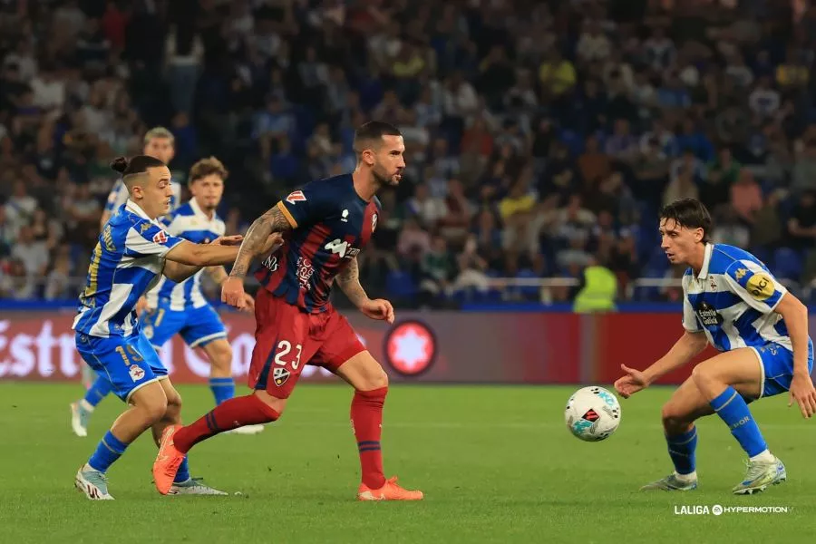 El Huesca-Deportivo se disputará con distintas camisetas a la ida