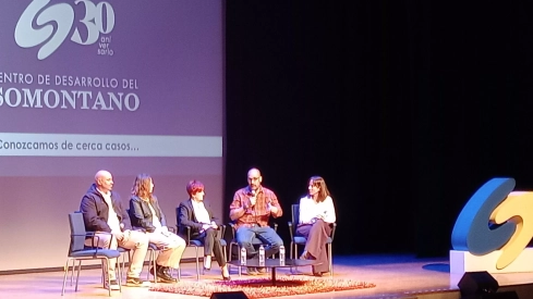 Mesa redonda en la celebración