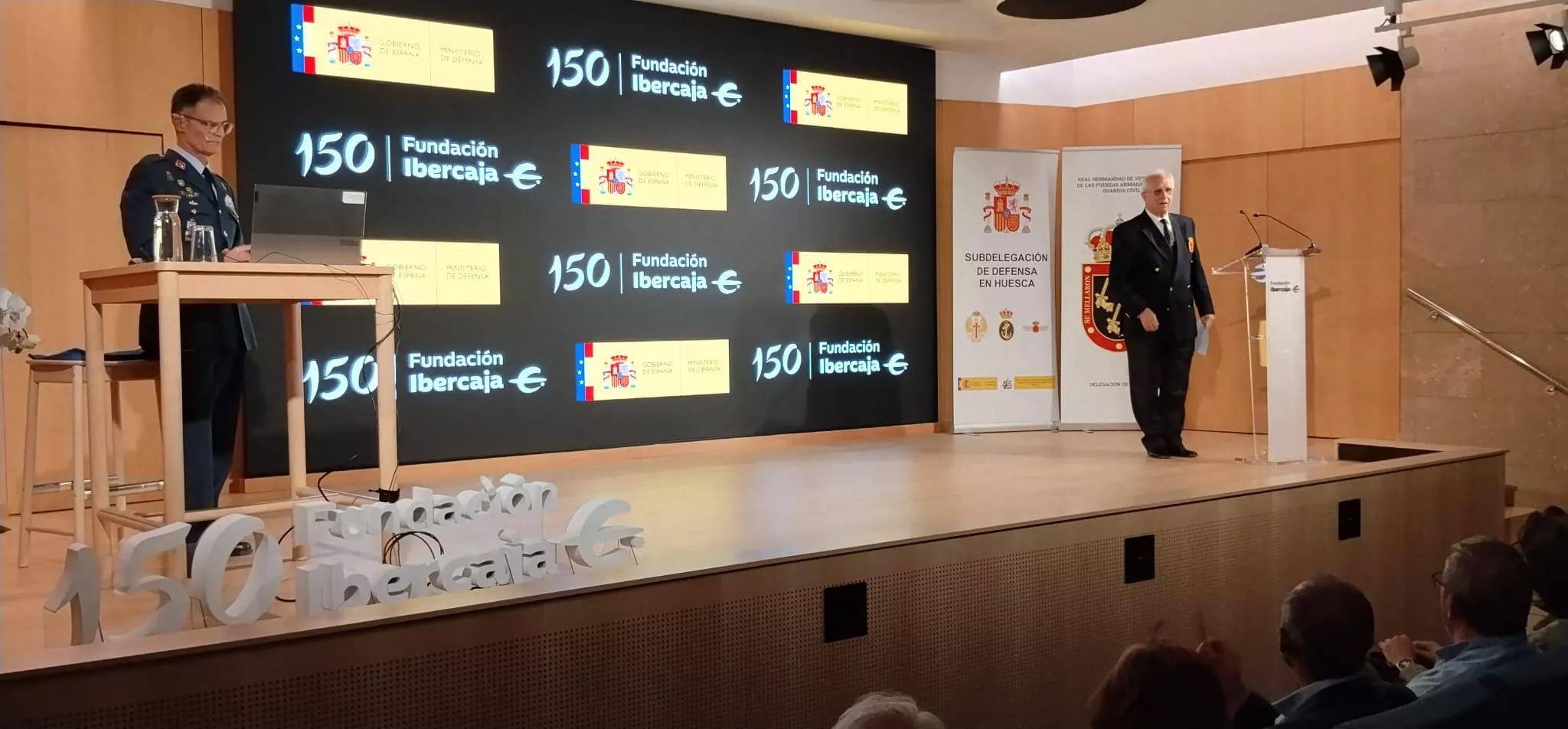 Conferencia del coronel Miguel Fulgencio Oliver sobre "Una fuerza aeroespacial del siglo XXI"