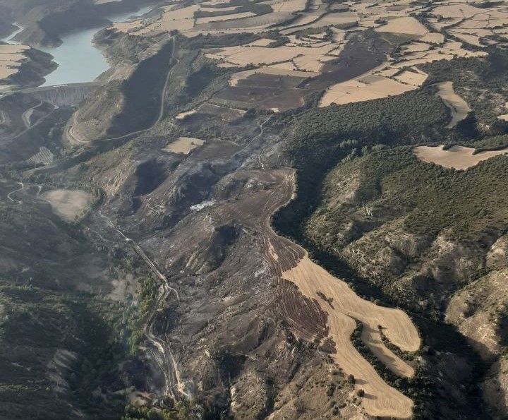 Estabilizado el incendio de Loporzano tras quemar cien hectáreas de superficie forestal y agrícola