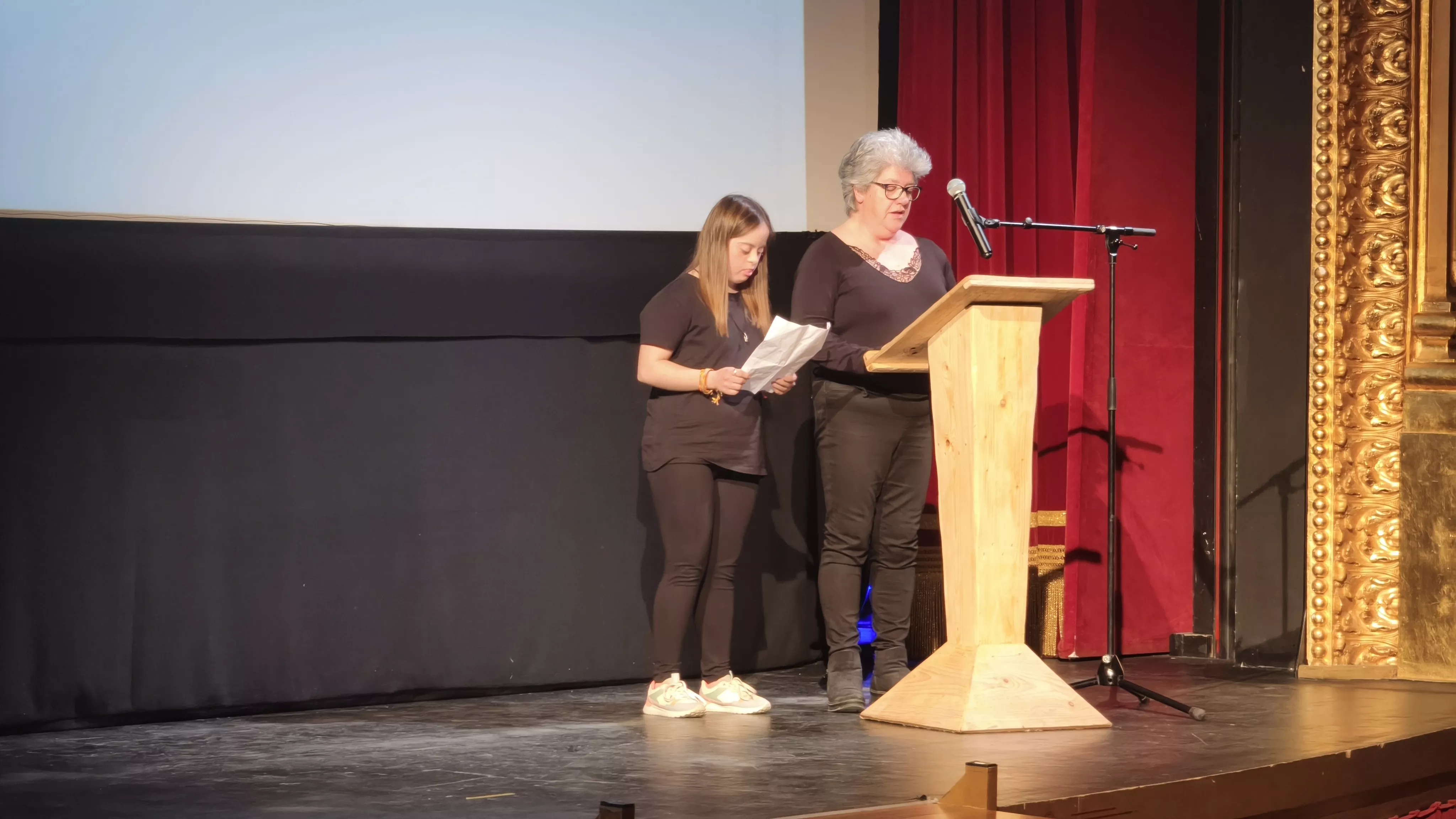 Presentación del libro de Ignacio Almudévar en el Teatro Olimpia. Foto María José Sampietro