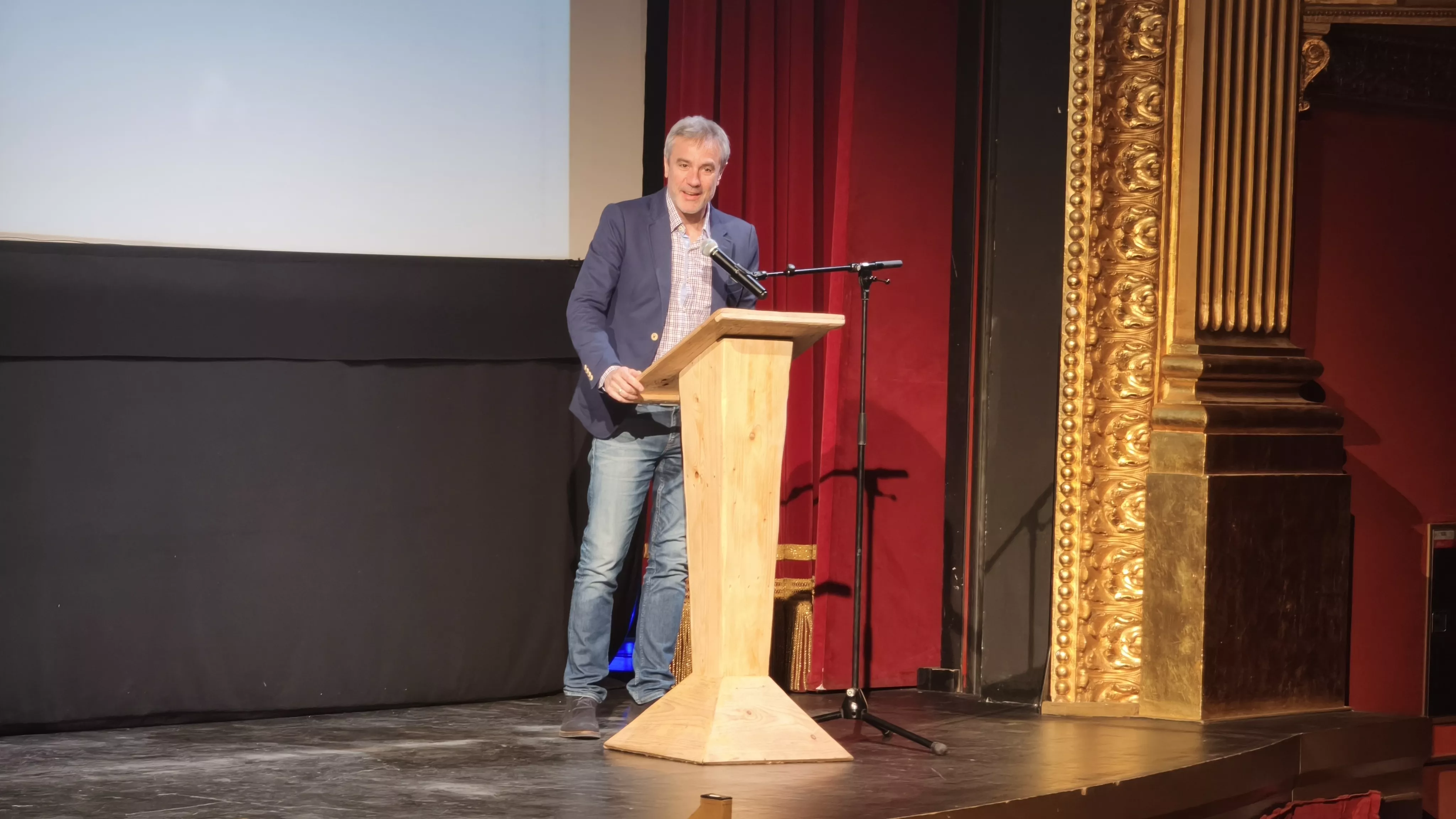 Presentación del libro de Ignacio Almudévar en el Teatro Olimpia. Foto María José Sampietro