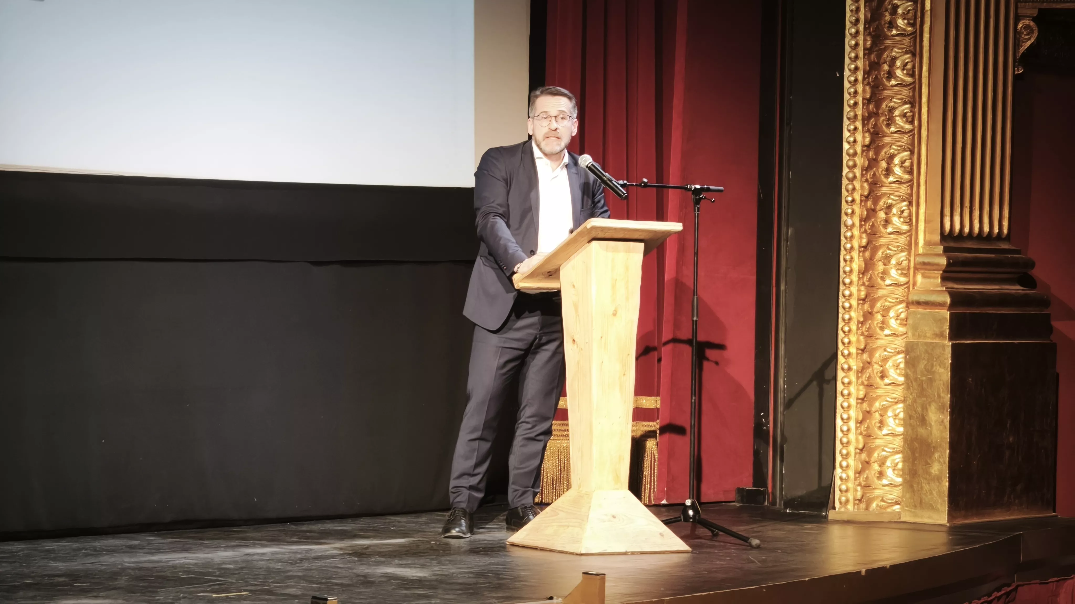 Presentación del libro de Ignacio Almudévar en el Teatro Olimpia. Foto María José Sampietro