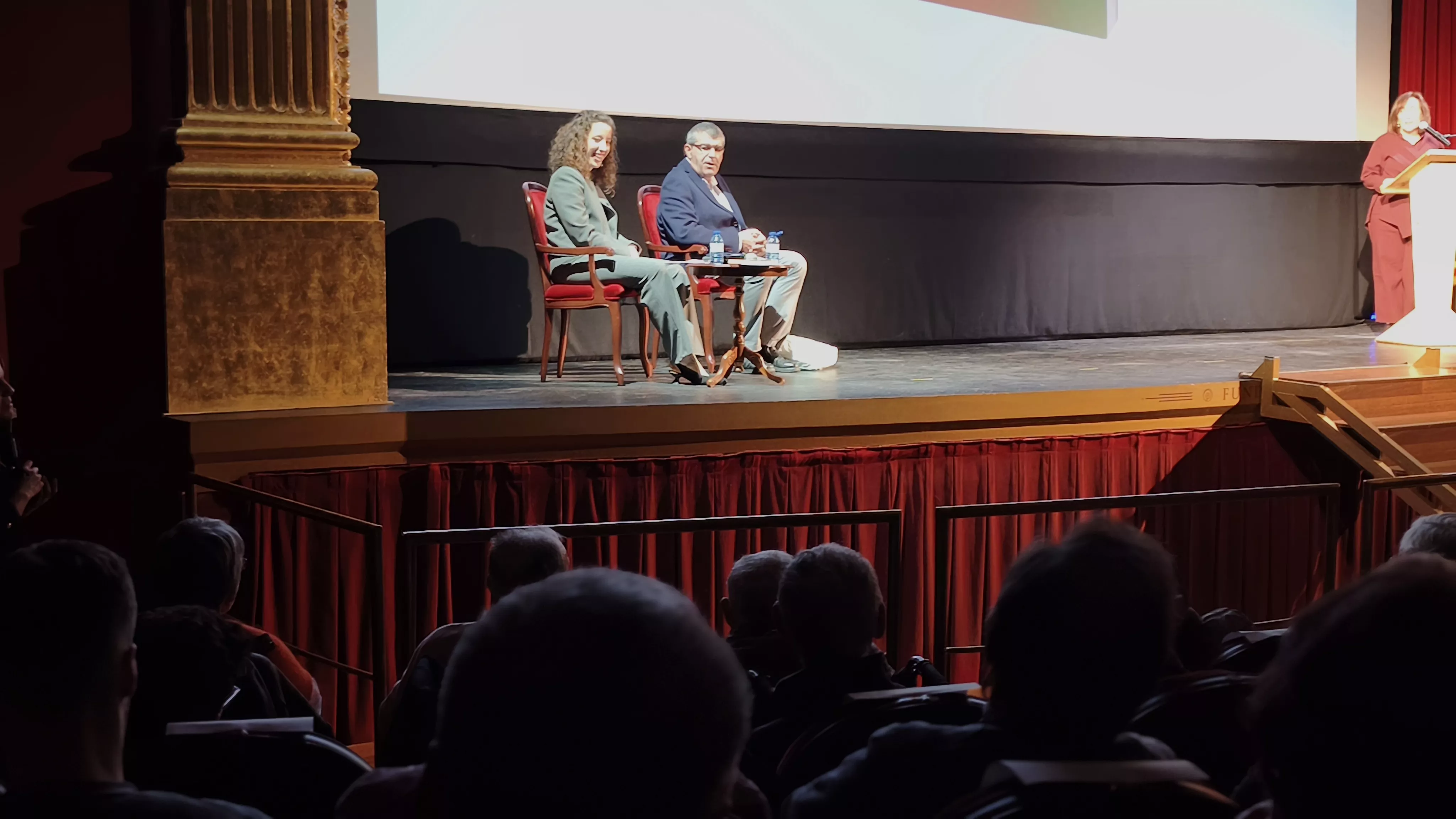 Presentación del libro de Ignacio Almudévar en el Teatro Olimpia. Foto María José Sampietro