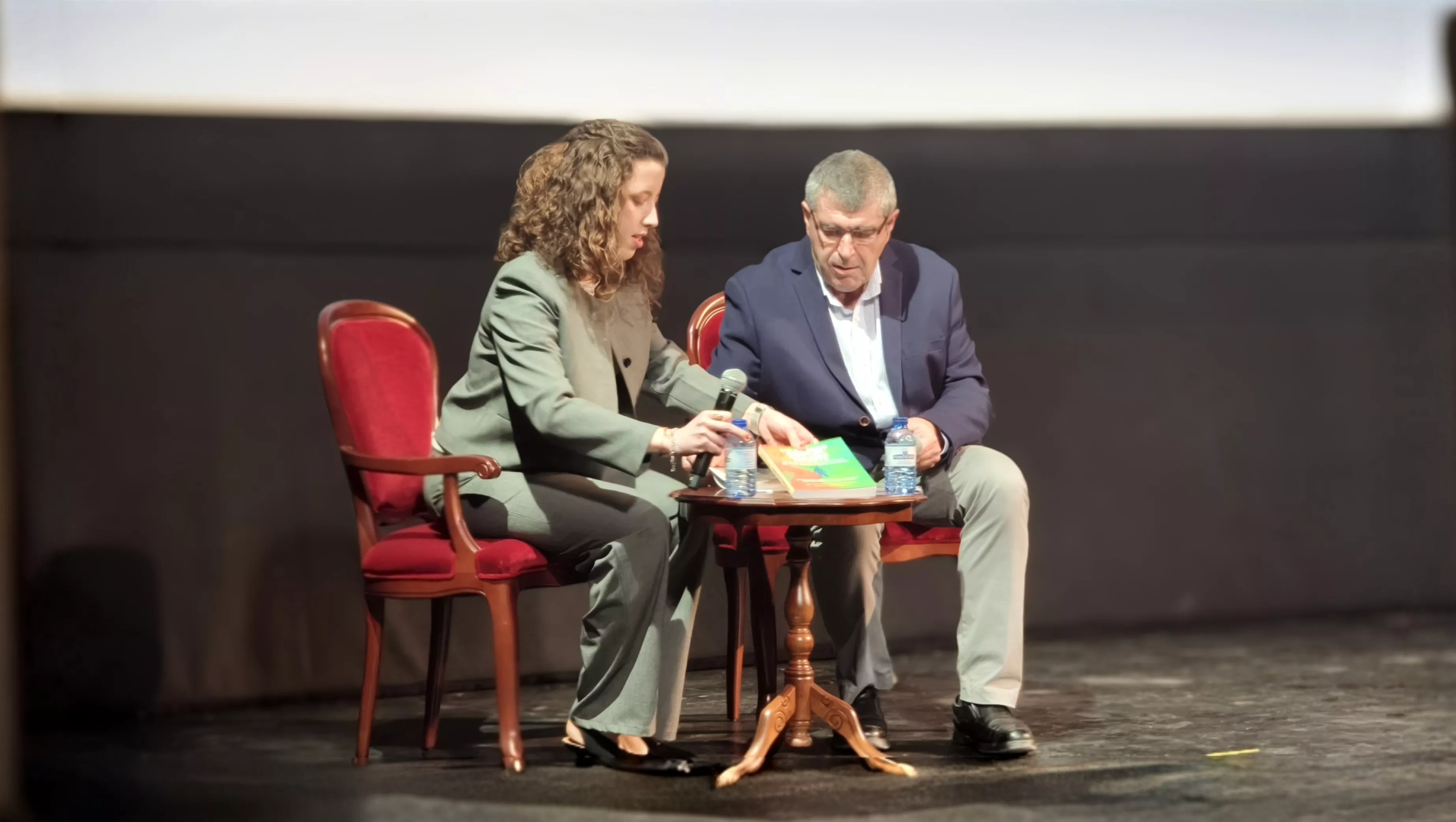 Presentación del libro de Ignacio Almudévar en el Teatro Olimpia. Foto María José Sampietro
