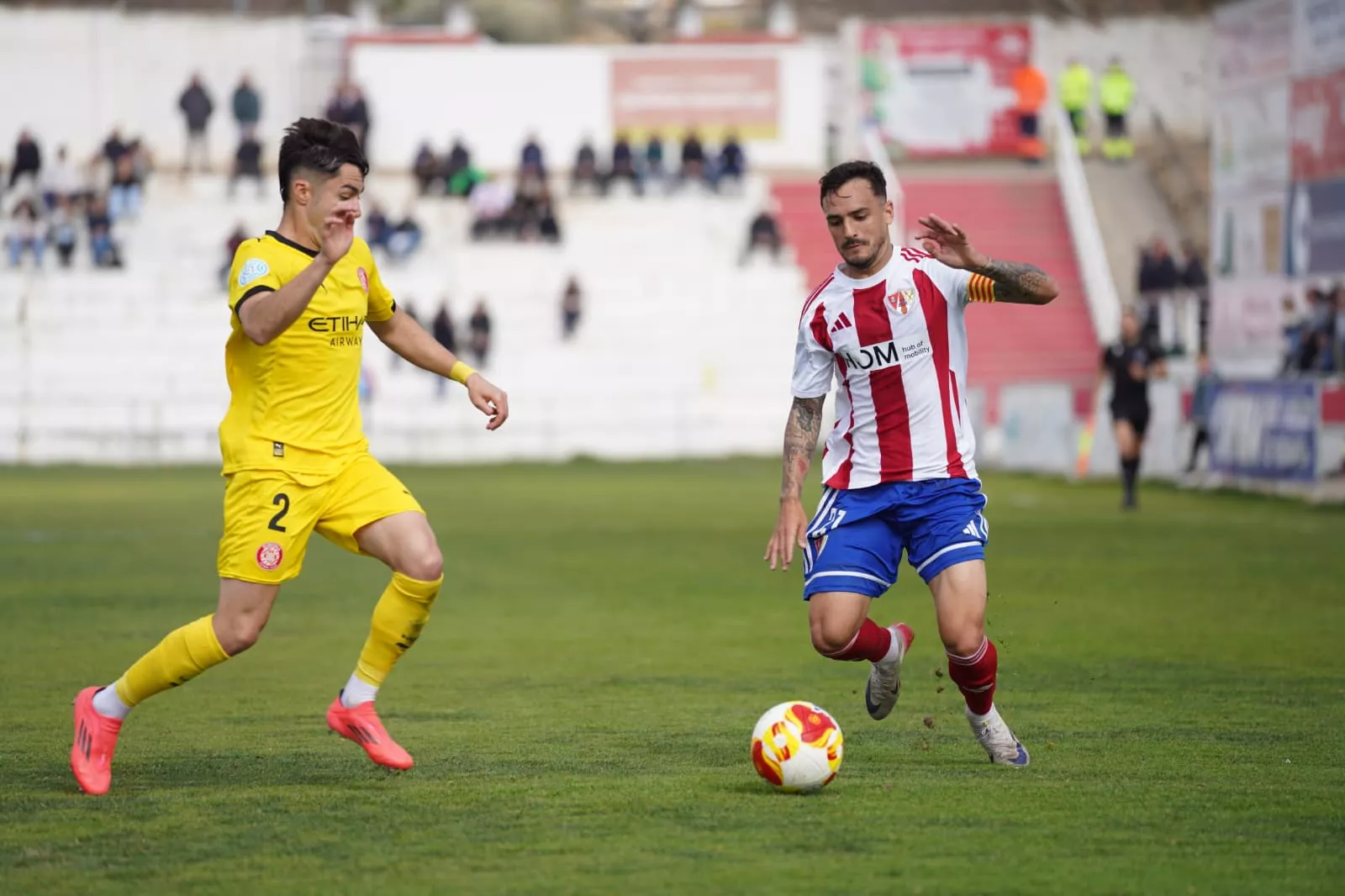 Sito Barrera, jugador del Barbastro, en un partido de esta temporada. Foto: Dani Vidal