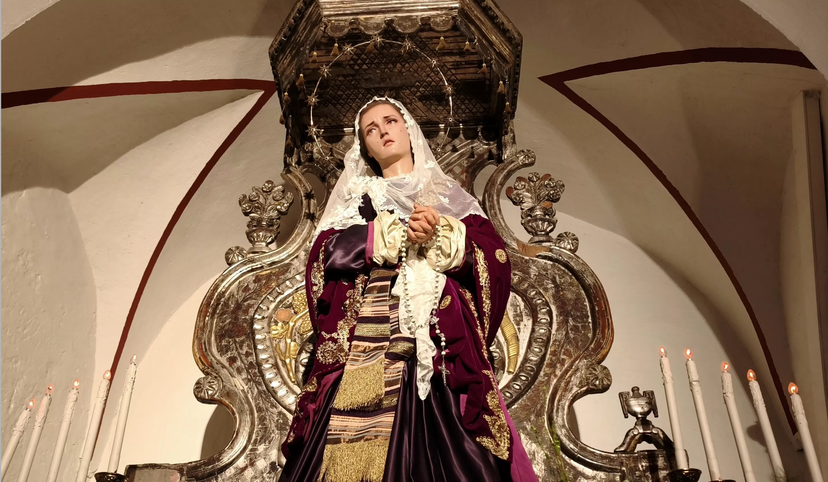 María Santísima de la Salud y de las Lágrimas procesiona por primera vez en Huesca. Foto María José Sampietro