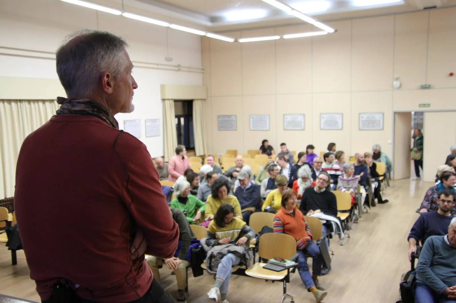 Conferencia de Fernando Valladares en Huesca. Foto Carlos Neofato