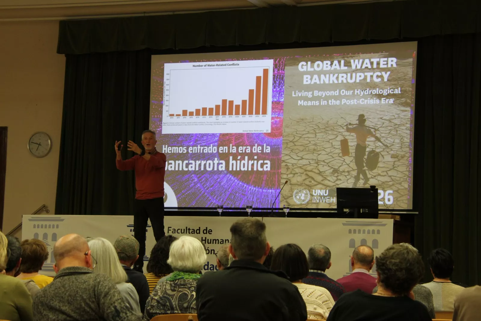 Conferencia de Fernando Valladares en Huesca. Foto Carlos Neofato