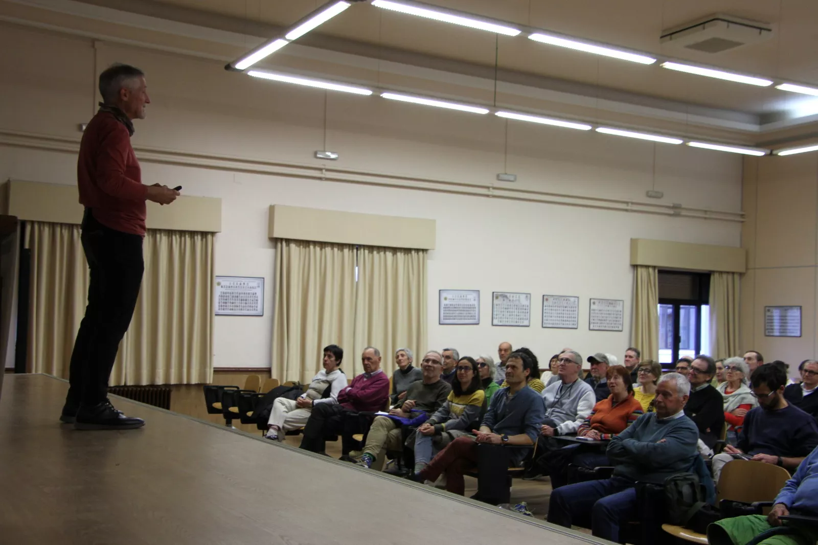 Conferencia de Fernando Valladares en Huesca. Foto Carlos Neofato