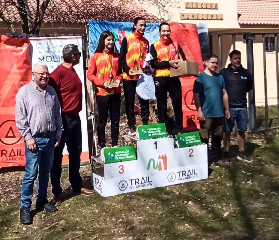 Trail Villarroya de los Pinares. Podio cadete femenino