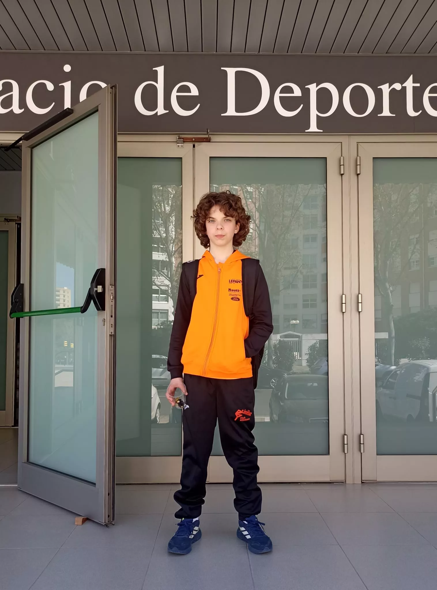 Hugo Arias, del CA Binéfar, en el regional de combinadas.