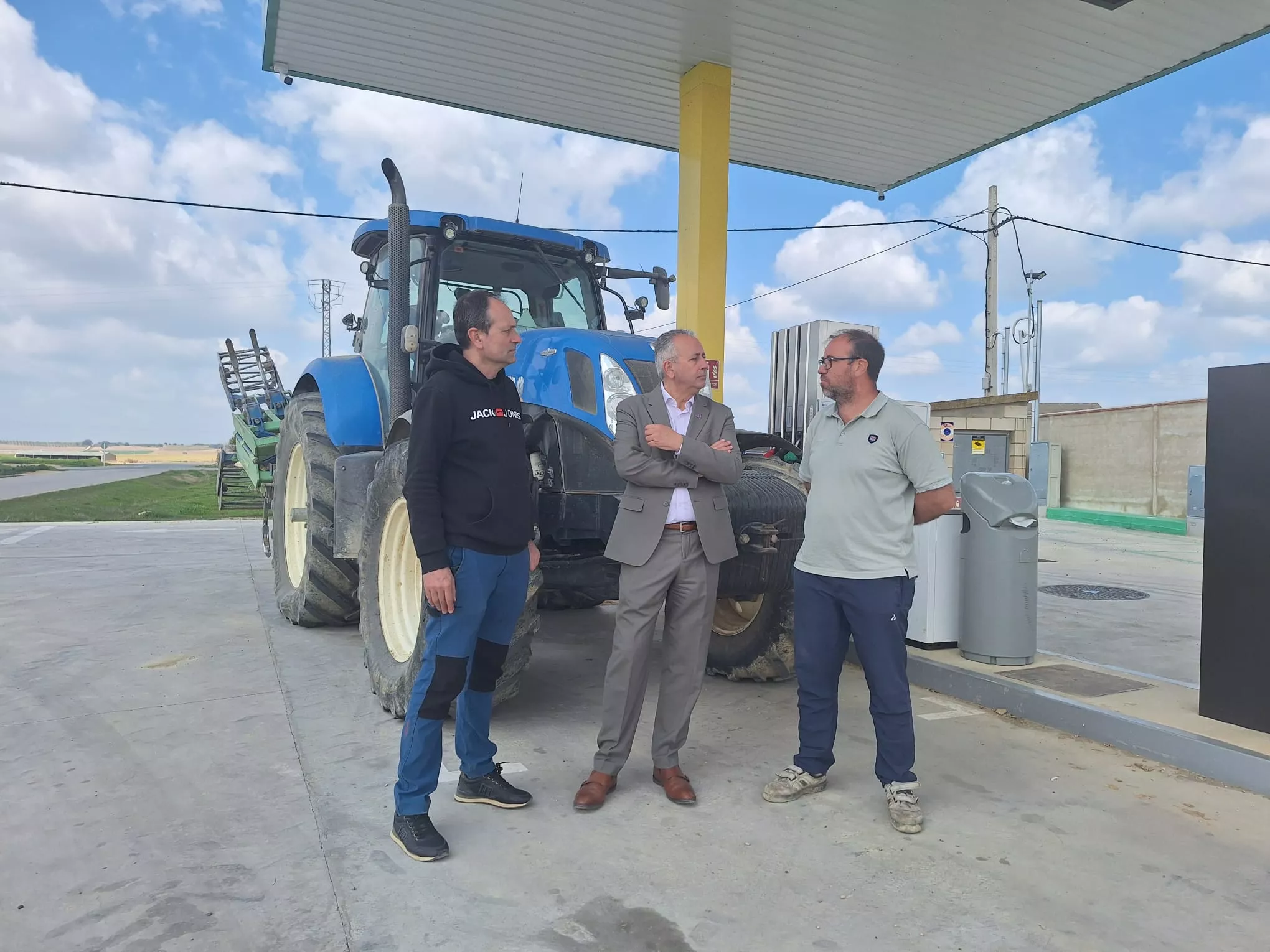 Gambau, Campo y Solano han analizado las medidas del Gobierno para los agricultores ante la guerra de Irán.