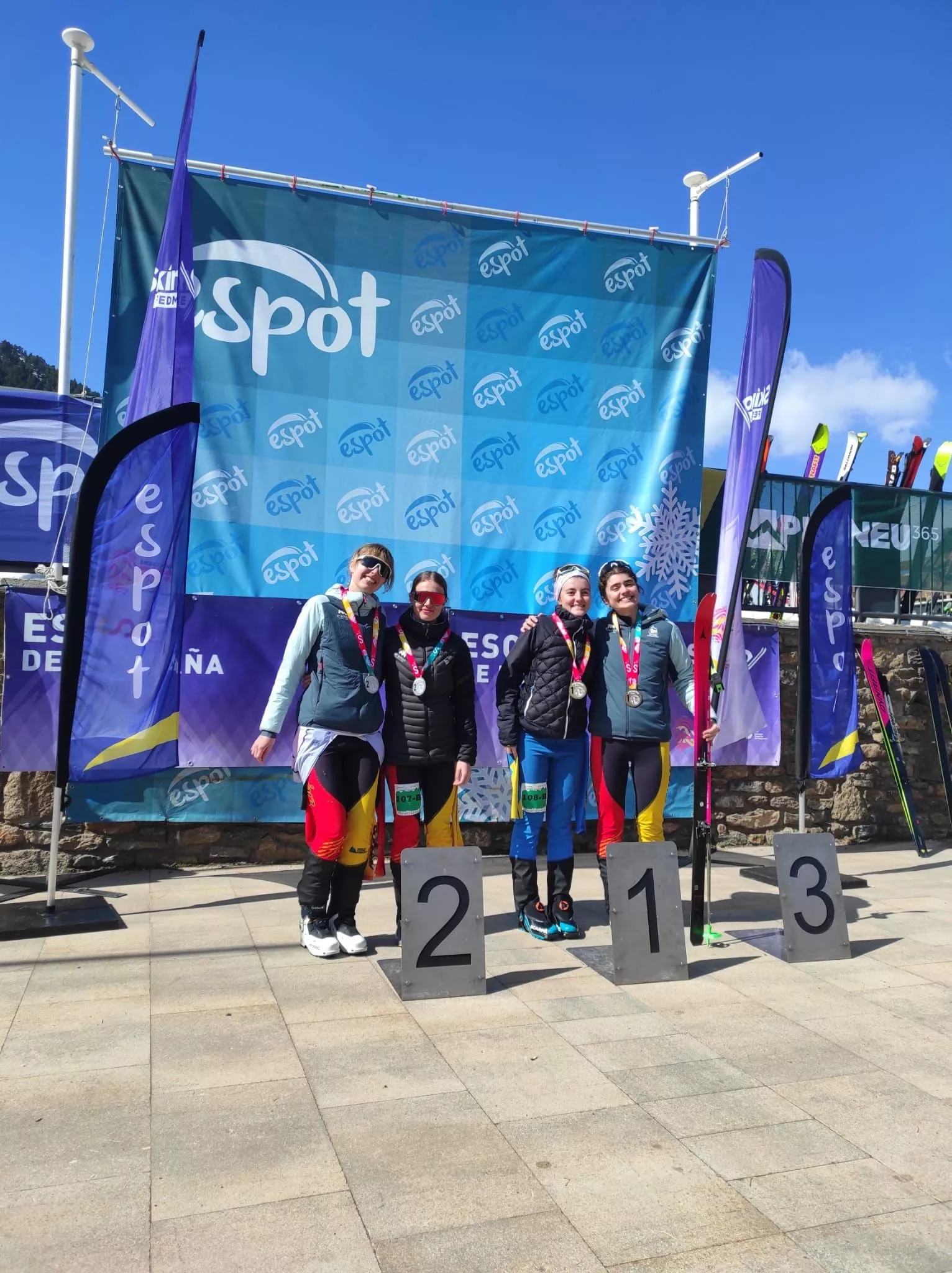 U20, 2º Rosa e Inés y 1º Mara y Noa