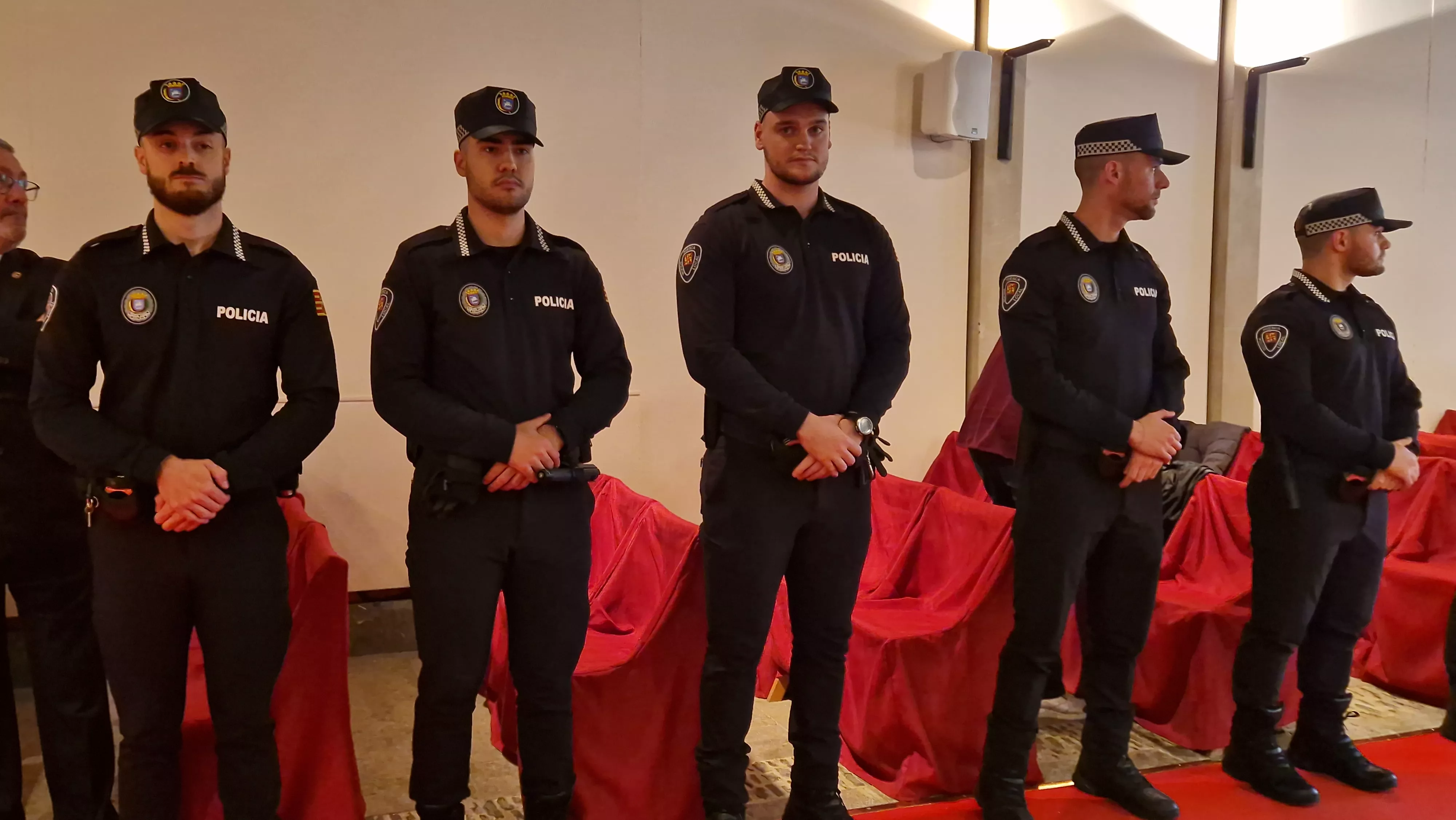 Incorporación de ocho nuevos agentes a la Policía Local de Huesca. Foto Myriam Martínez