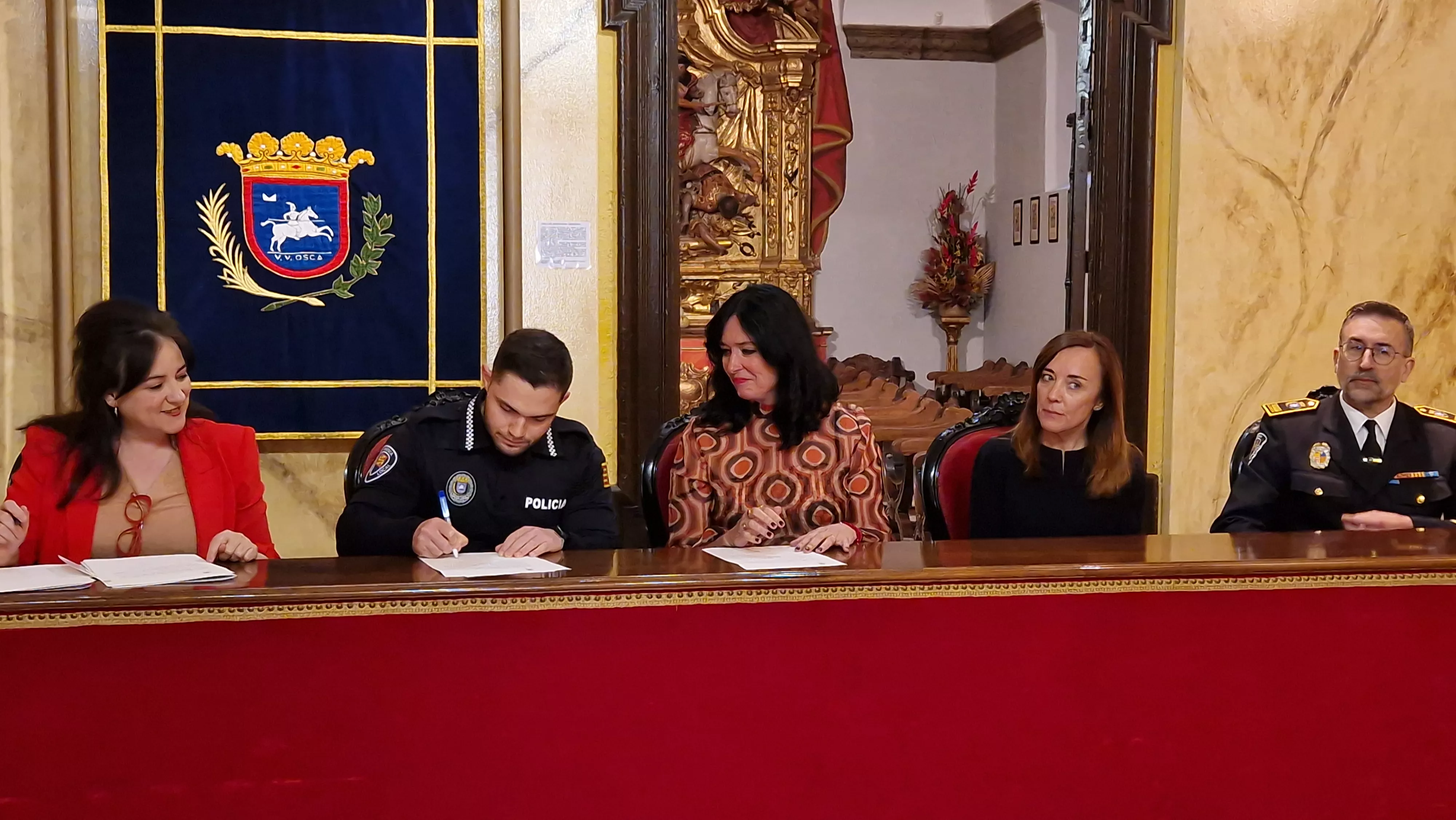 Incorporación de ocho nuevos agentes a la Policía Local de Huesca. Foto Myriam Martínez