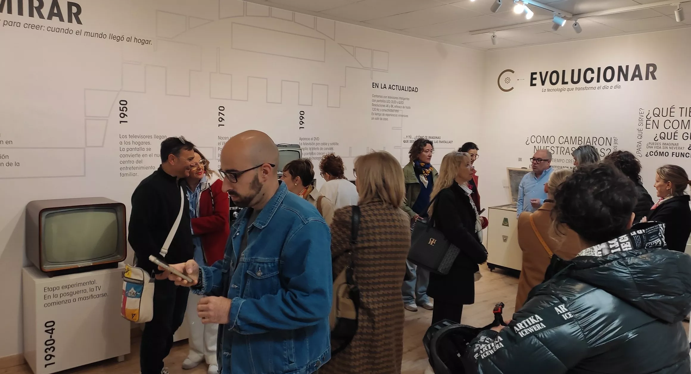 Milar Electrovisión sorprende con un espacio expositivo sobre la historia del hogar.