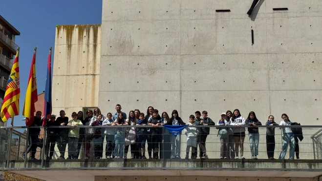 En el balcón del ayunteamiento de Binéfar