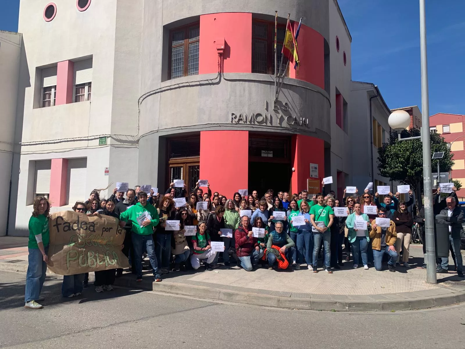 Concentración este miércoles ante el IES Ramón y Cajal.