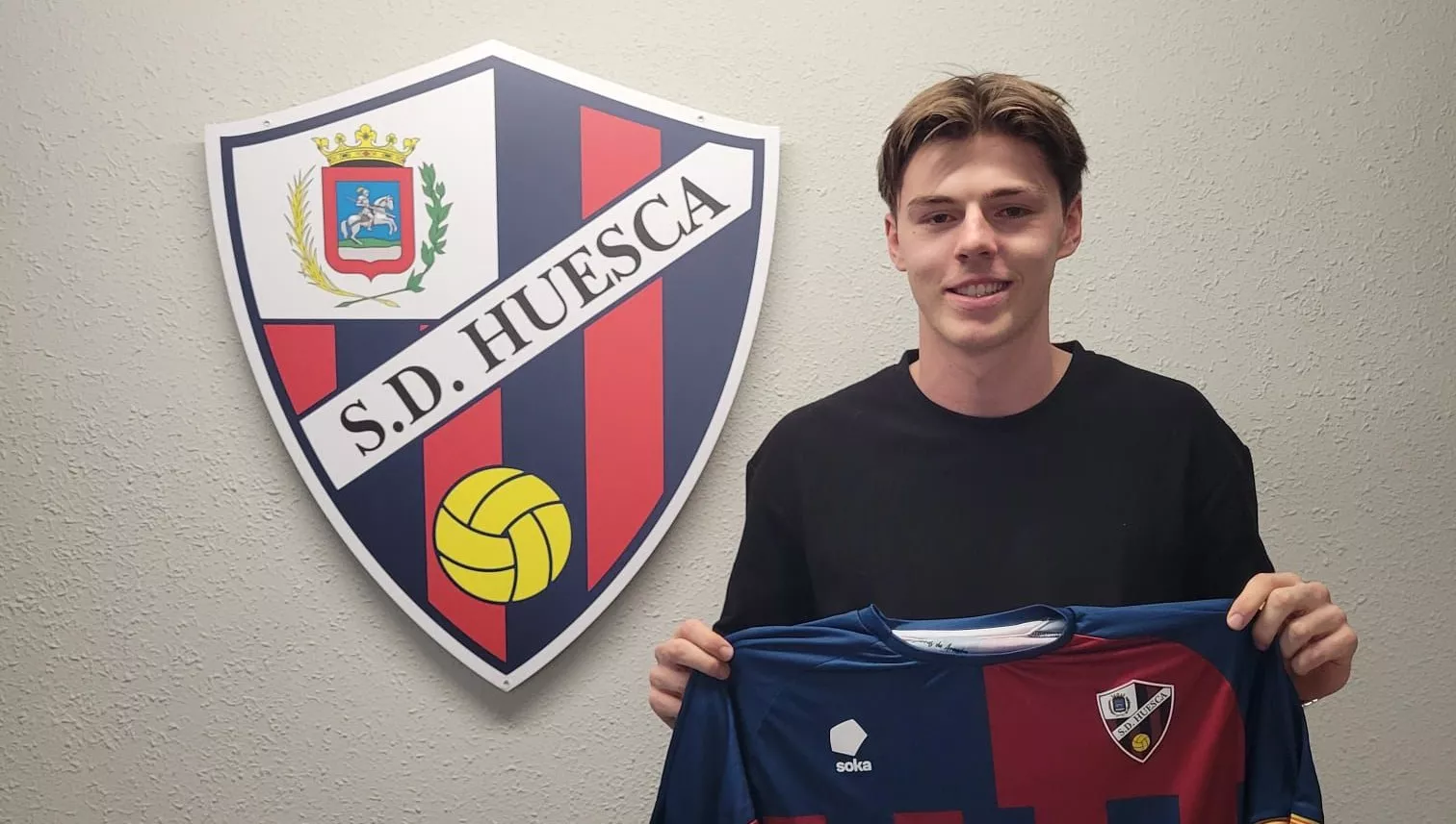 Quién es Zeno Stassin, el defensa juvenil belga que entrena con el Huesca